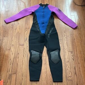 O’Neill Black, Blue, and Purple Diving Suit Girl’s Sz 8